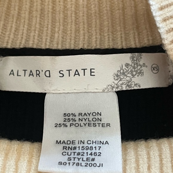 Altered State Women’s XS stripped sweater - Picture 7 of 10